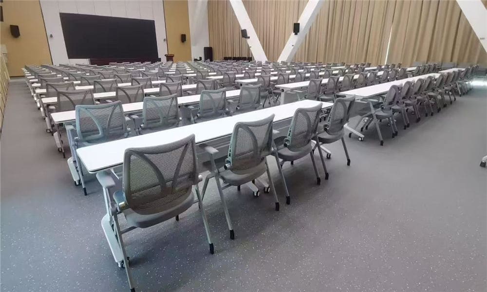 مشروع أثاث مكتبي LINRAY لشركة رائدة في مجال الموارد البشرية في تايلاند 
